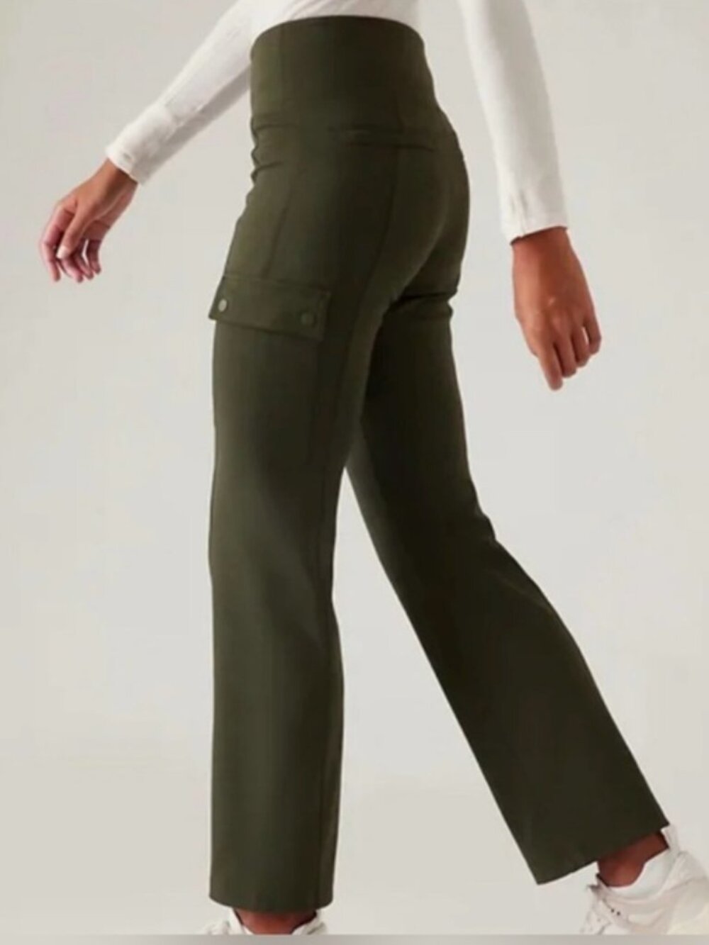 Athleta Pants Delancey Straight Cargo
Pants Green 33” size Large Tall